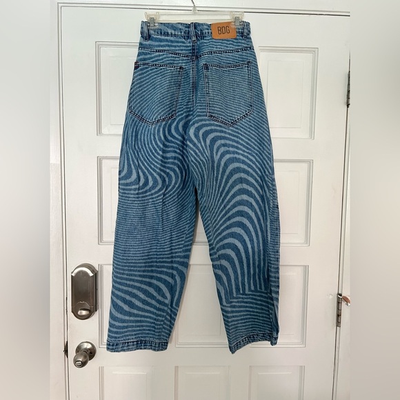 - BDG -Urban Outfitters | Jeans High Rise Extreme Baggy | MedWash w/Swirls… - Picture 5 of 7